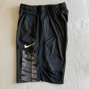 Boy L 12 14 Nike Athletic Shorts Dri fit
